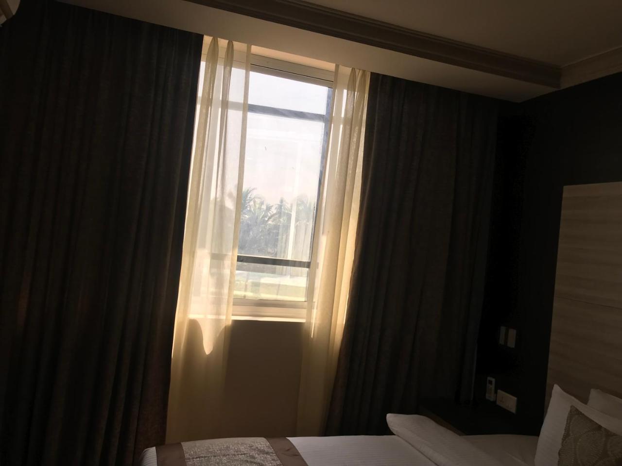 מדגאון Hotel Anthurium Circle מראה חיצוני תמונה