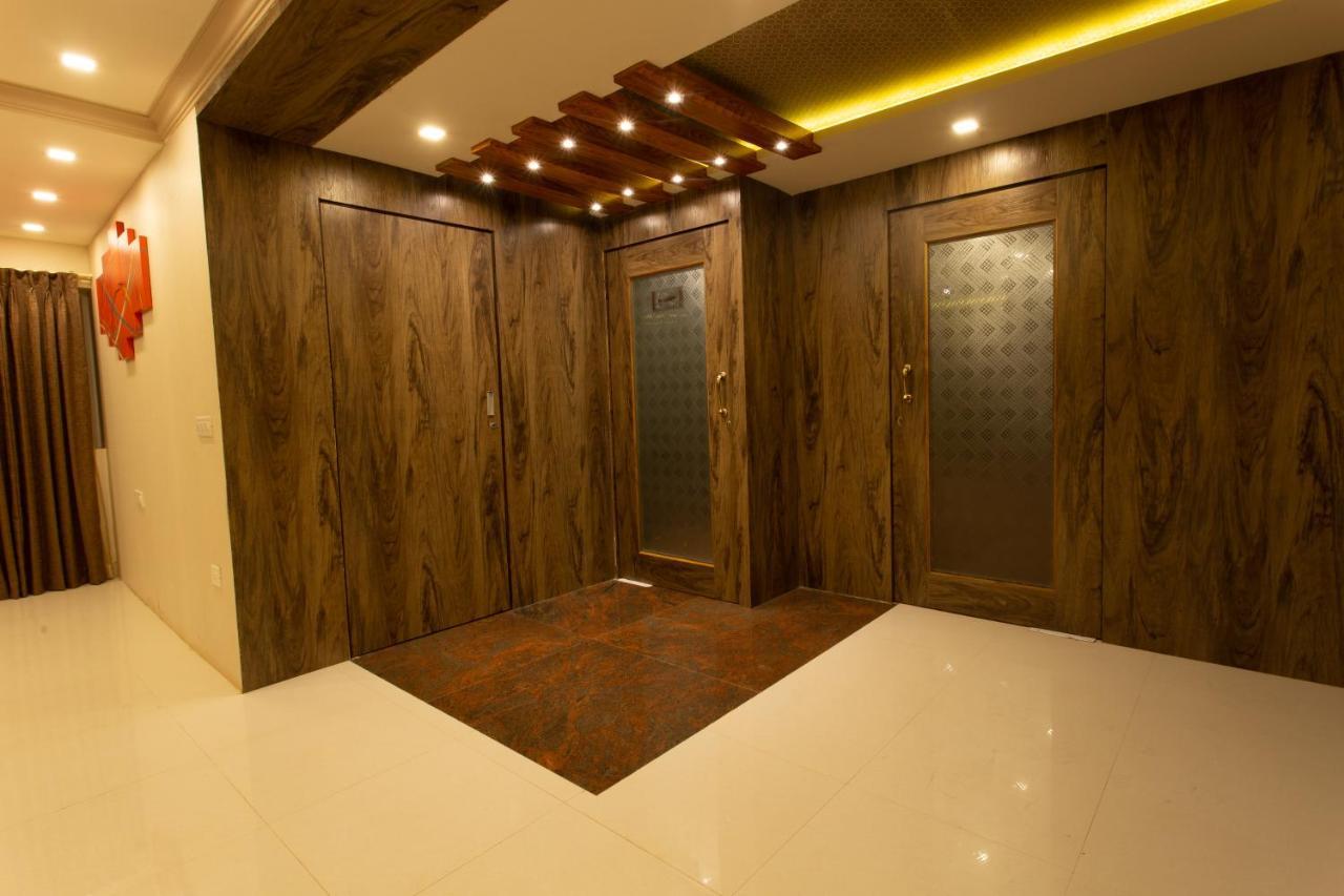 מדגאון Hotel Anthurium Circle מראה חיצוני תמונה
