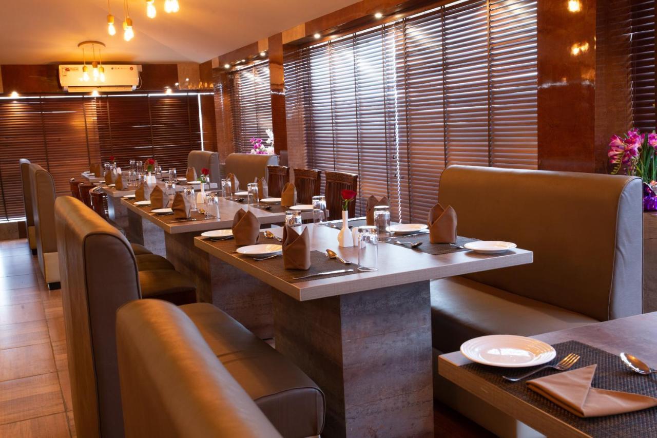 מדגאון Hotel Anthurium Circle מראה חיצוני תמונה